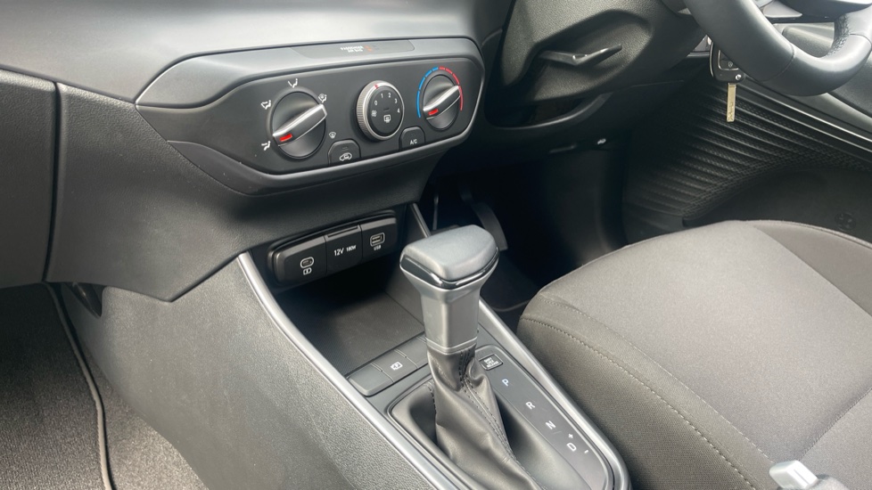 Hyundai i20 1.0T GDi Advance 5dr DCT Petrol Hatchback - Image 13