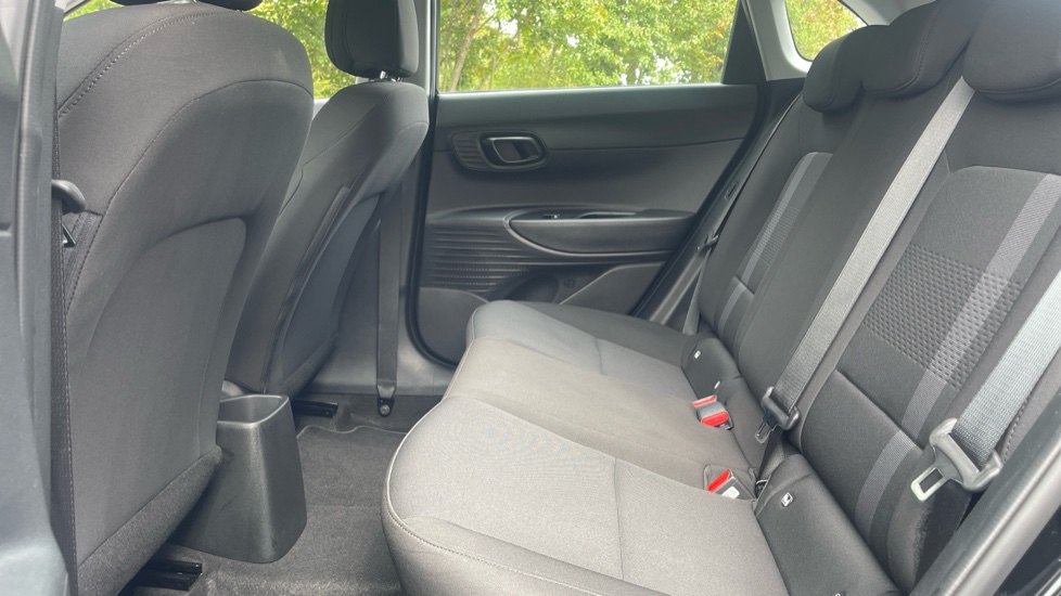 Hyundai i20 1.0T GDi Advance 5dr DCT Petrol Hatchback - Image 16