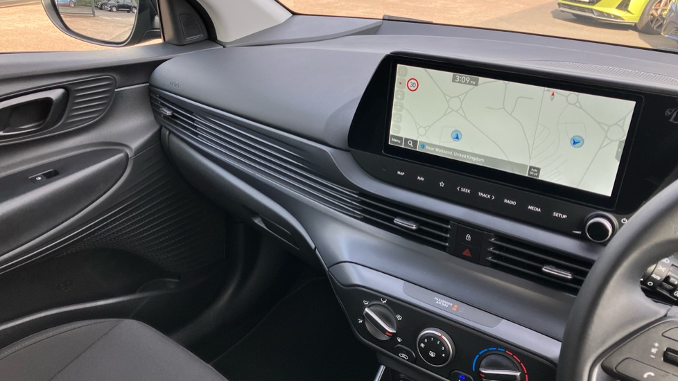 Hyundai i20 1.0T GDi Advance [Nav] 5dr Petrol Hatchback - Image 14