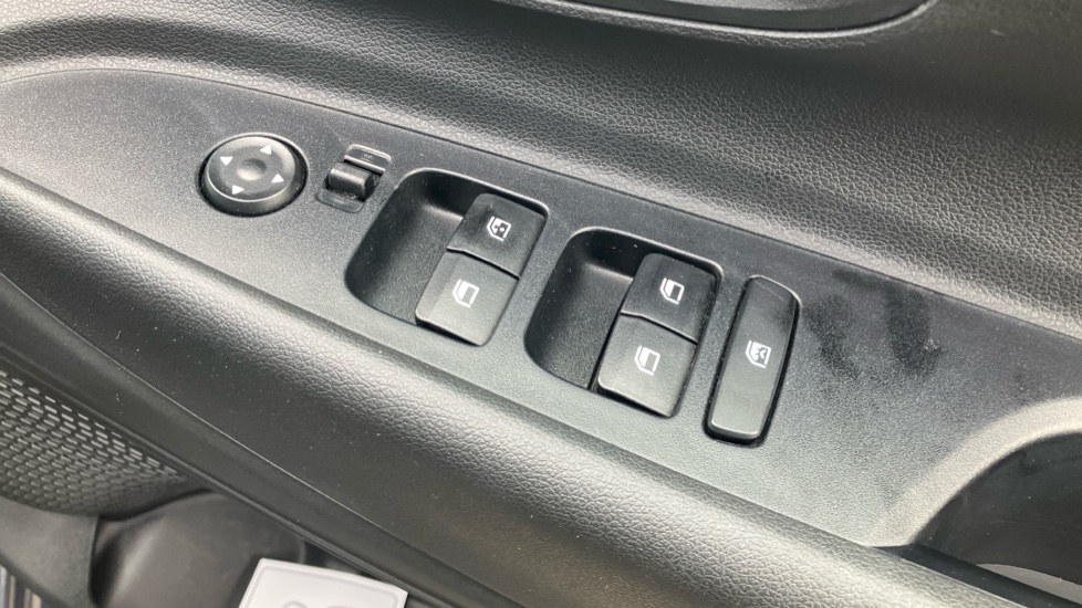 Hyundai i20 1.0T GDi Advance [Nav] 5dr DCT Petrol Hatchback - Image 27