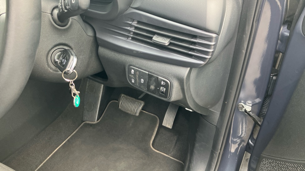 Hyundai i20 1.0T GDi Advance [Nav] 5dr DCT Petrol Hatchback - Image 28