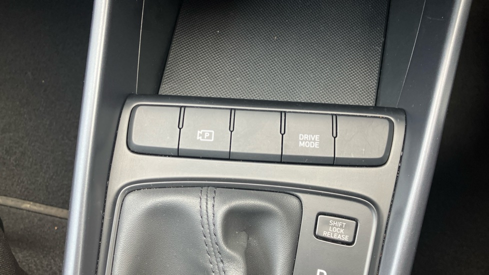Hyundai i20 1.0T GDi Advance [Nav] 5dr DCT Petrol Hatchback - Image 31