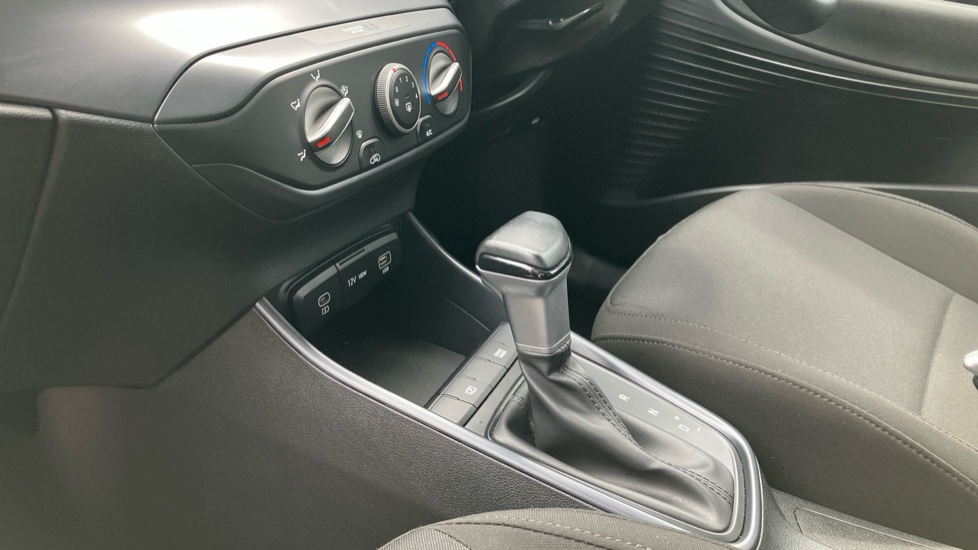 Hyundai i20 1.0T GDi Advance [Nav] 5dr DCT Petrol Hatchback - Image 13