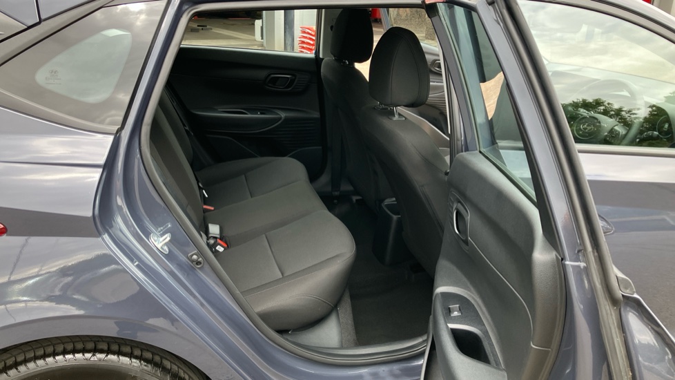 Hyundai i20 1.0T GDi Advance [Nav] 5dr DCT Petrol Hatchback - Image 25