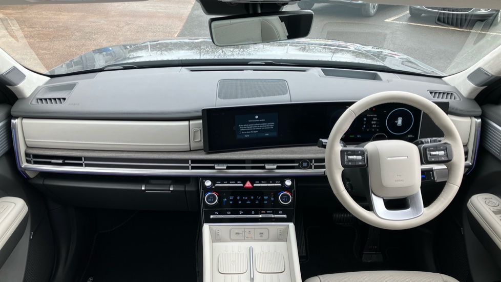 Hyundai SANTA FE 1.6 TGDi Plug-in Hybrid Ultimate 5dr 4WD Auto Estate - Image 10