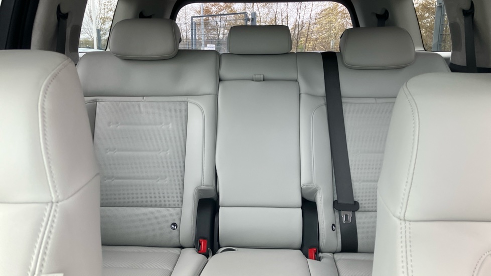 Hyundai SANTA FE 1.6 TGDi Plug-in Hybrid Ultimate 5dr 4WD Auto Estate - Image 15