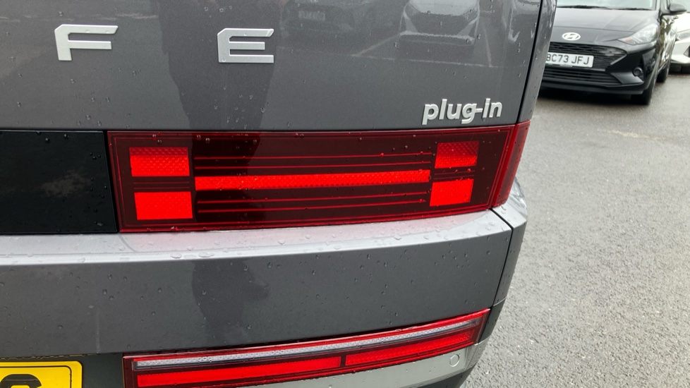 Hyundai SANTA FE 1.6 TGDi Plug-in Hybrid Ultimate 5dr 4WD Auto Estate - Image 24