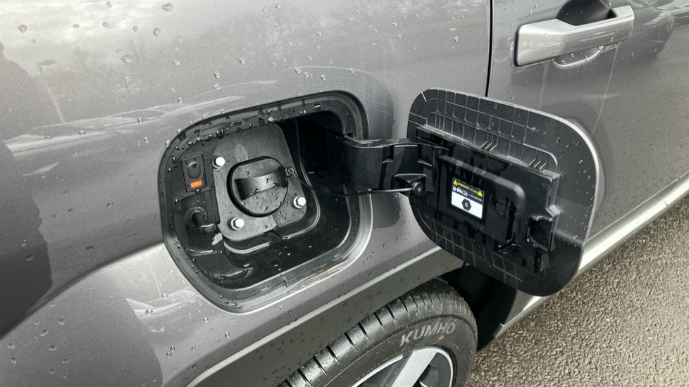 Hyundai SANTA FE 1.6 TGDi Plug-in Hybrid Ultimate 5dr 4WD Auto Estate - Image 25