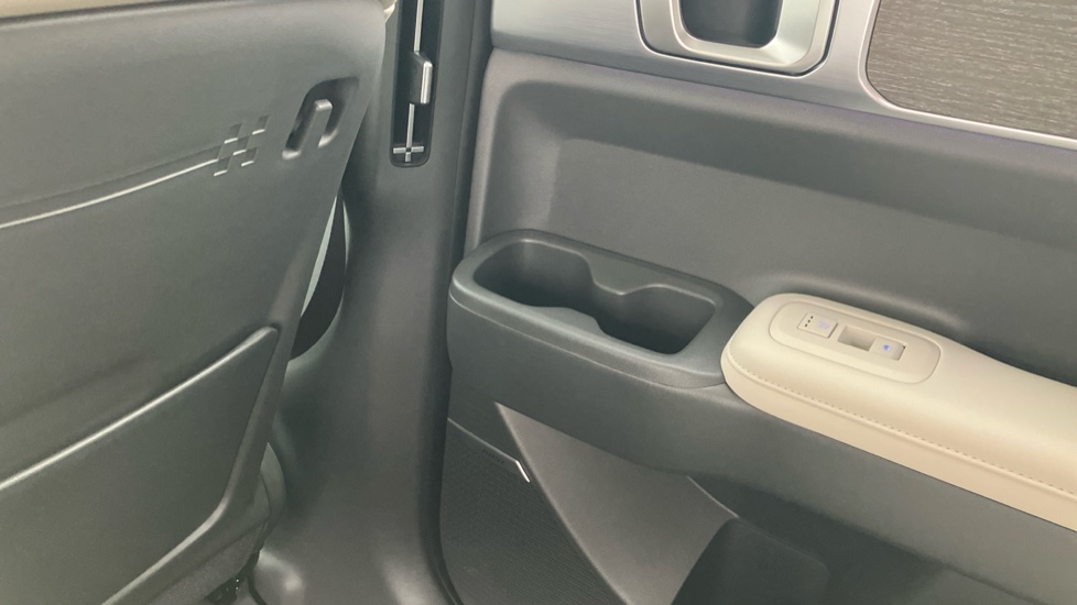 Hyundai SANTA FE 1.6 TGDi Plug-in Hybrid Ultimate 5dr 4WD Auto Estate - Image 31