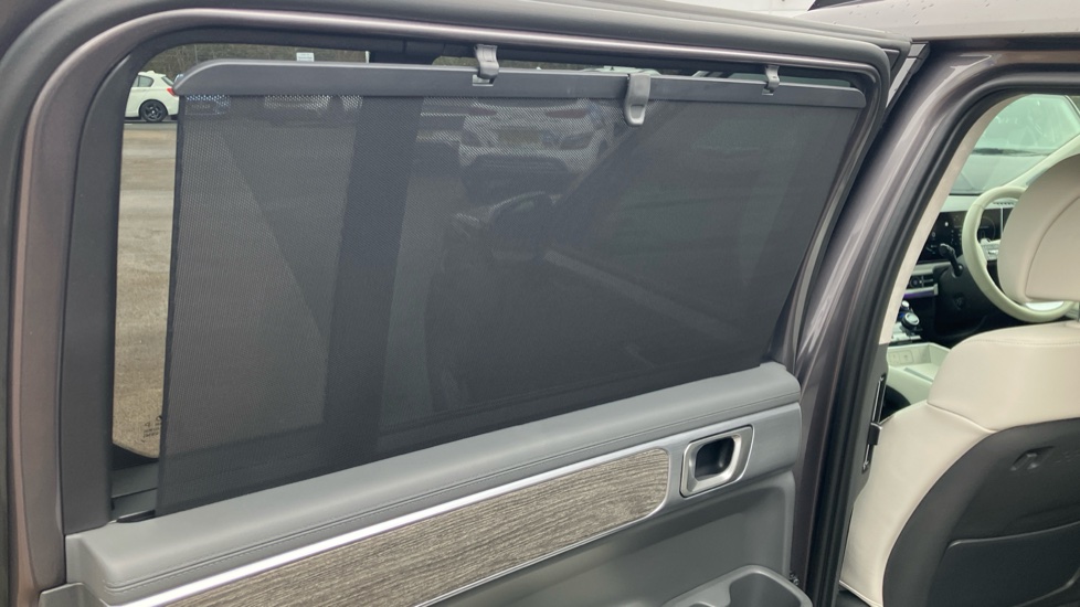 Hyundai SANTA FE 1.6 TGDi Plug-in Hybrid Ultimate 5dr 4WD Auto Estate - Image 35