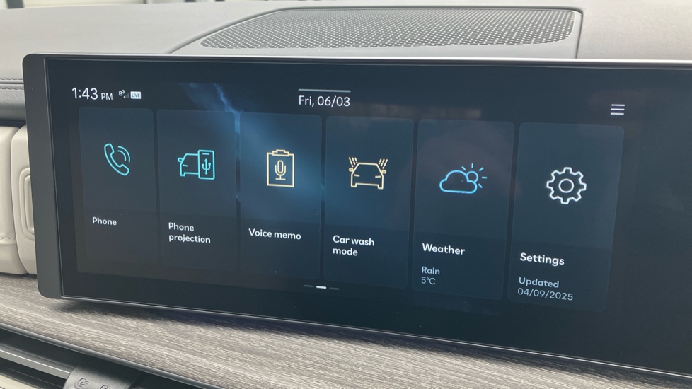 Hyundai SANTA FE 1.6 TGDi Plug-in Hybrid Ultimate 5dr 4WD Auto Estate - Image 45