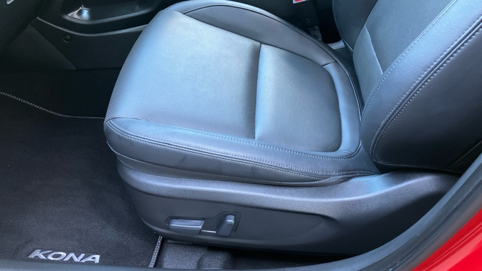 Hyundai KONA 1.0 TGDi 48V MHEV Ultimate 5dr Petrol Hatchback - Image 26