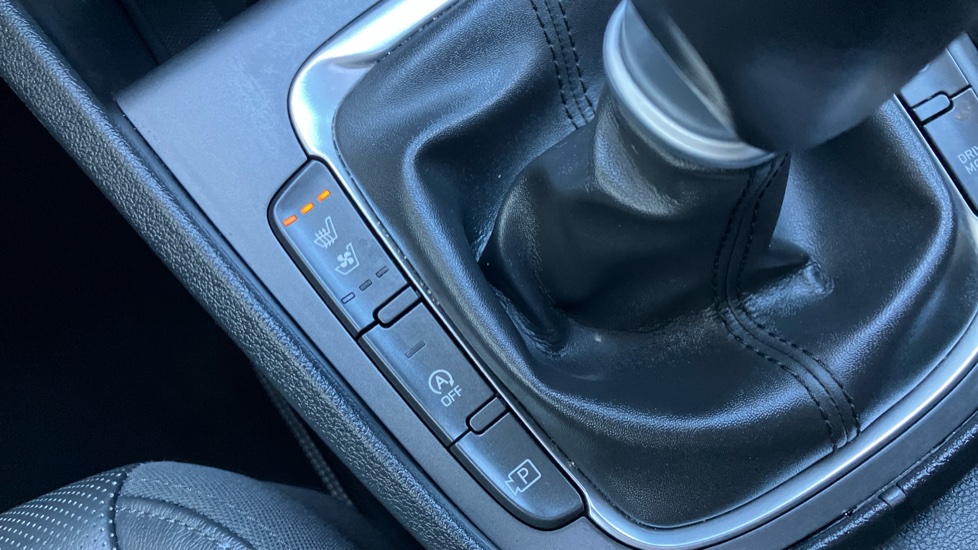 Hyundai KONA 1.0 TGDi 48V MHEV Ultimate 5dr Petrol Hatchback - Image 39