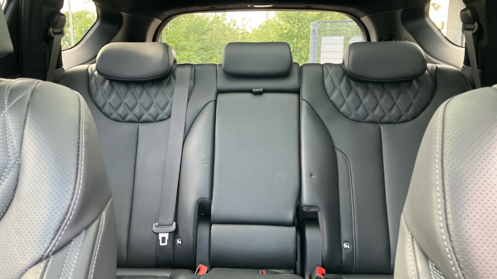 Hyundai SANTA FE 1.6 TGDi Plug-in Hybrid Ultimate 5dr 4WD Auto Estate - Image 15