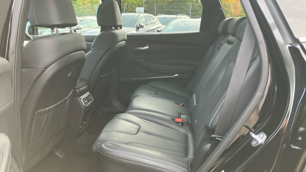 Hyundai SANTA FE 1.6 TGDi Plug-in Hybrid Ultimate 5dr 4WD Auto Estate - Image 16