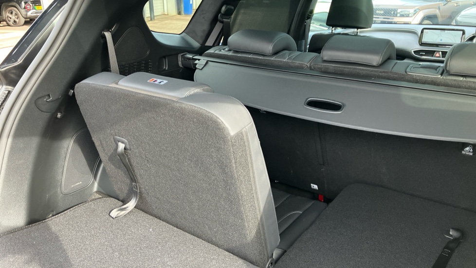 Hyundai SANTA FE 1.6 TGDi Plug-in Hybrid Ultimate 5dr 4WD Auto Estate - Image 23