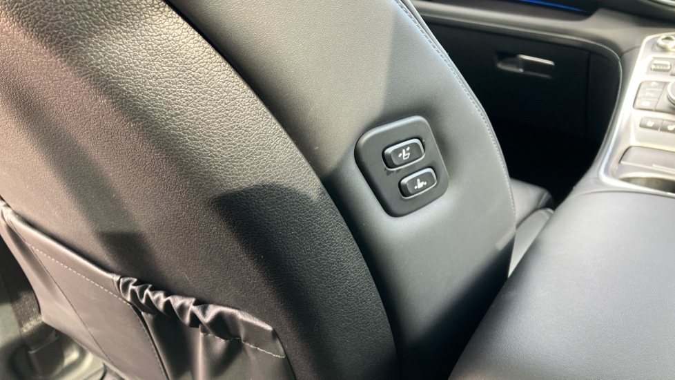 Hyundai SANTA FE 1.6 TGDi Plug-in Hybrid Ultimate 5dr 4WD Auto Estate - Image 28