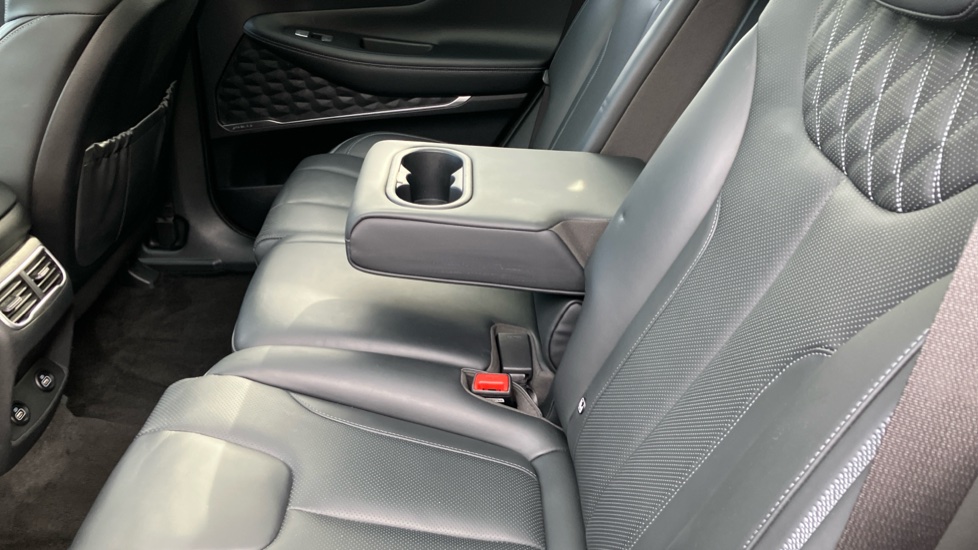 Hyundai SANTA FE 1.6 TGDi Plug-in Hybrid Ultimate 5dr 4WD Auto Estate - Image 30