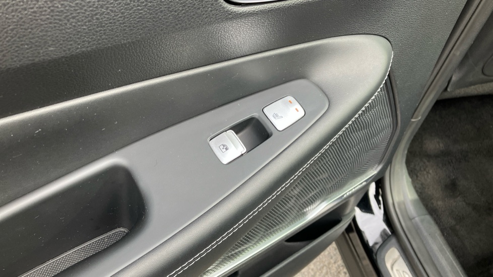 Hyundai SANTA FE 1.6 TGDi Plug-in Hybrid Ultimate 5dr 4WD Auto Estate - Image 31