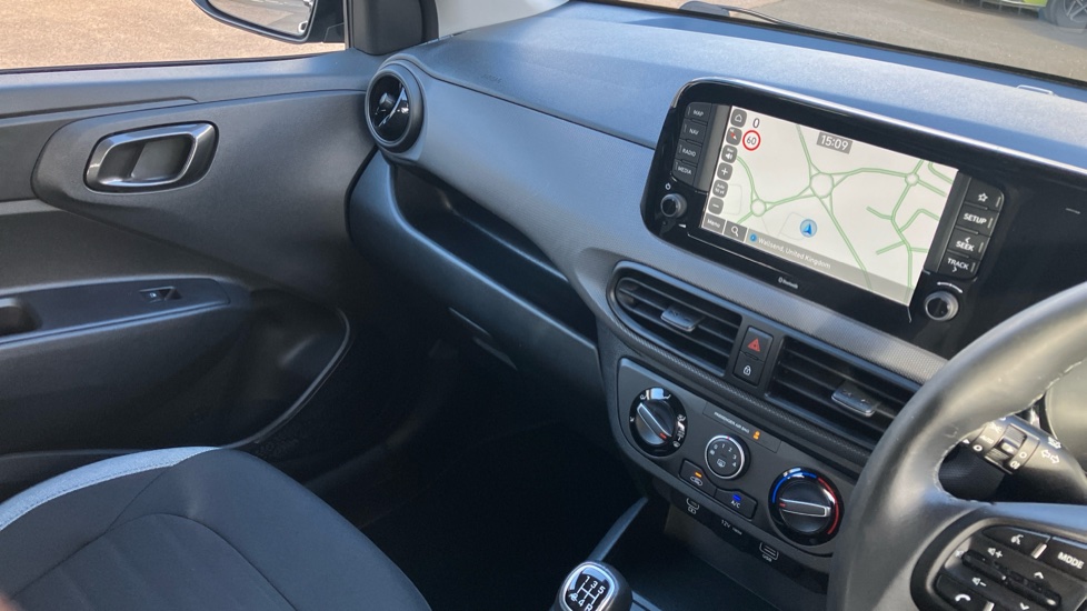 Hyundai i10 1.0 [63] Advance 5dr [Nav] Petrol Hatchback - Image 14