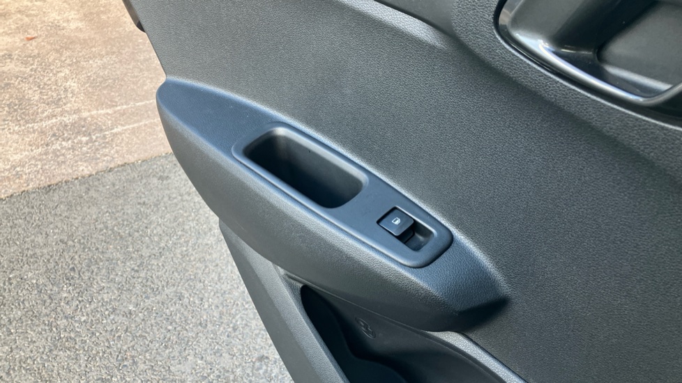 Hyundai i10 1.0 [63] Advance 5dr [Nav] Petrol Hatchback - Image 29