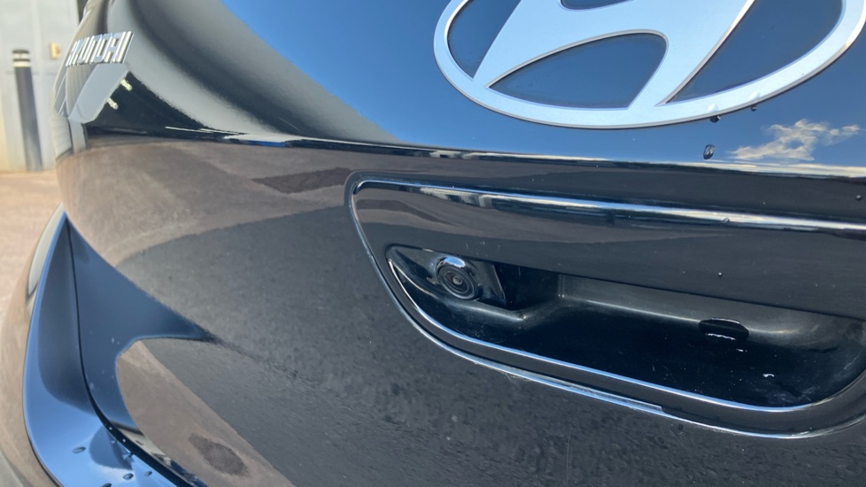 Hyundai i10 1.0 [63] Advance 5dr [Nav] Petrol Hatchback - Image 30