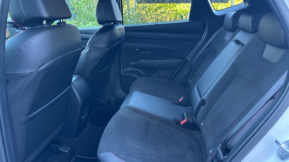 Hyundai TUCSON 1.6T N Line 5dr Petrol Estate - Image 16
