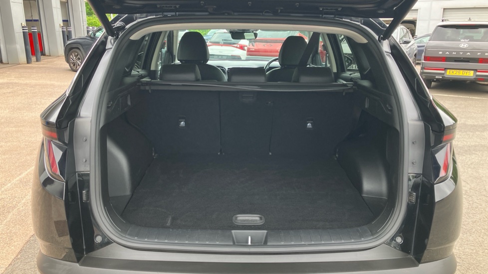 Hyundai TUCSON 1.6 TGDi 48V MHD Ultimate 5dr 2WD DCT Petrol Estate - Image 4