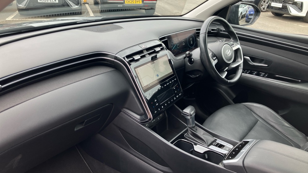 Hyundai TUCSON 1.6 TGDi 48V MHD Ultimate 5dr 2WD DCT Petrol Estate - Image 9