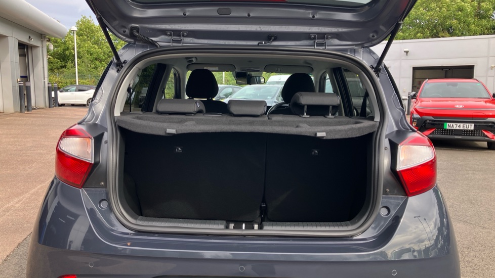 Hyundai i10 1.2 MPi Premium 5dr Auto Petrol Hatchback - Image 4