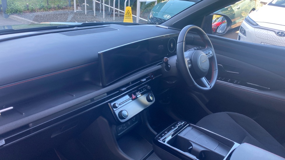 Hyundai TUCSON 1.6T Hybrid N Line S 5dr 4WD Auto Hybrid Estate - Image 9