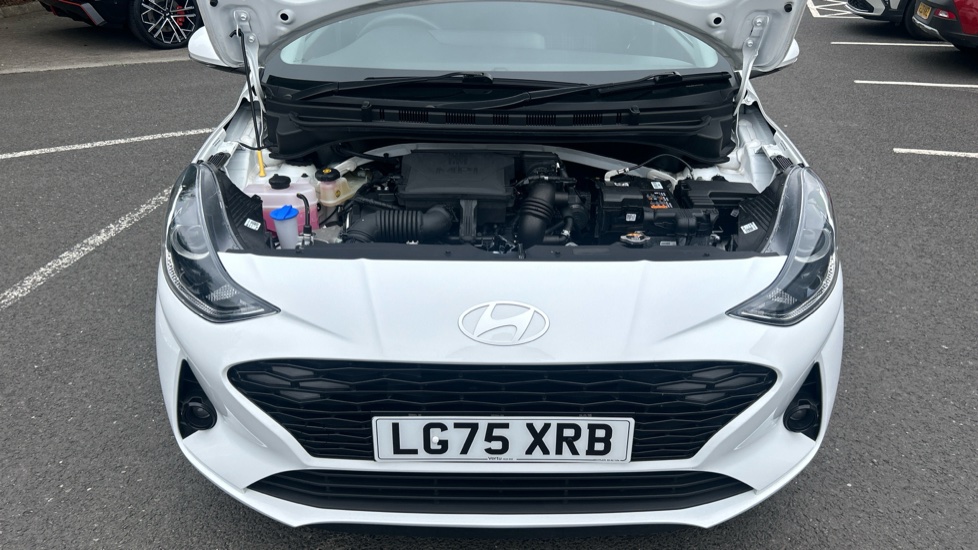 Hyundai i10 1.2 [79] Premium 5dr Auto [Nav] Petrol Hatchback - Image 8