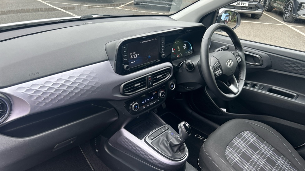 Hyundai i10 1.2 [79] Premium 5dr Auto [Nav] Petrol Hatchback - Image 9