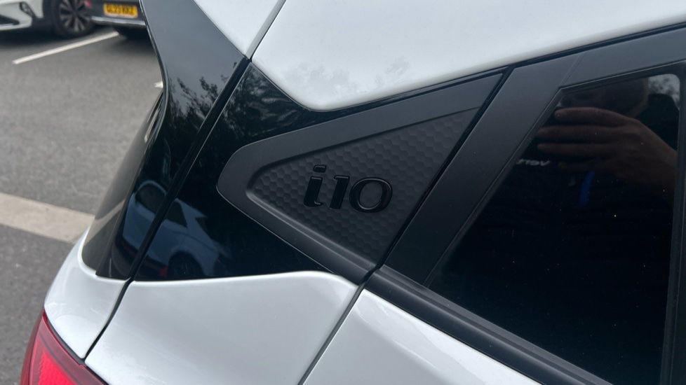 Hyundai i10 1.2 [79] Premium 5dr Auto [Nav] Petrol Hatchback - Image 30
