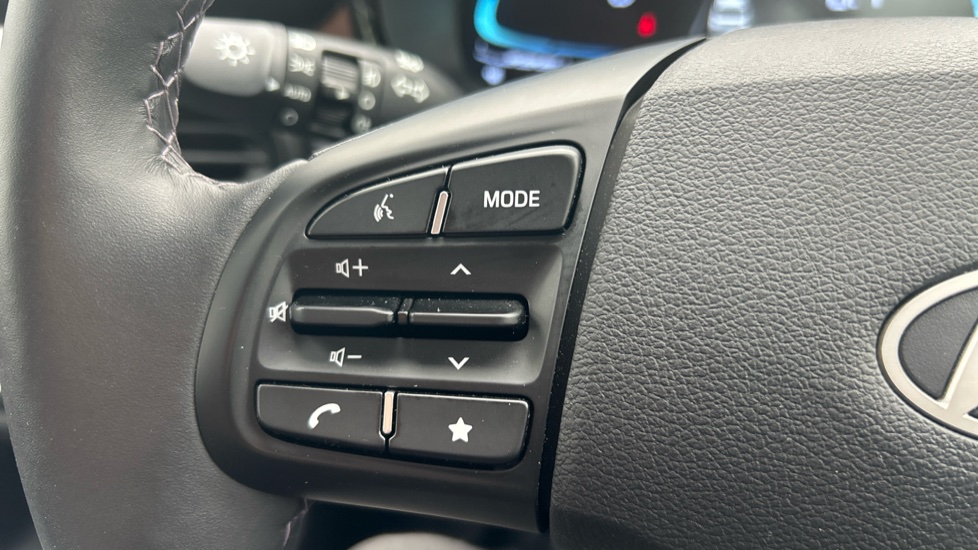 Hyundai i10 1.2 [79] Premium 5dr Auto [Nav] Petrol Hatchback - Image 34