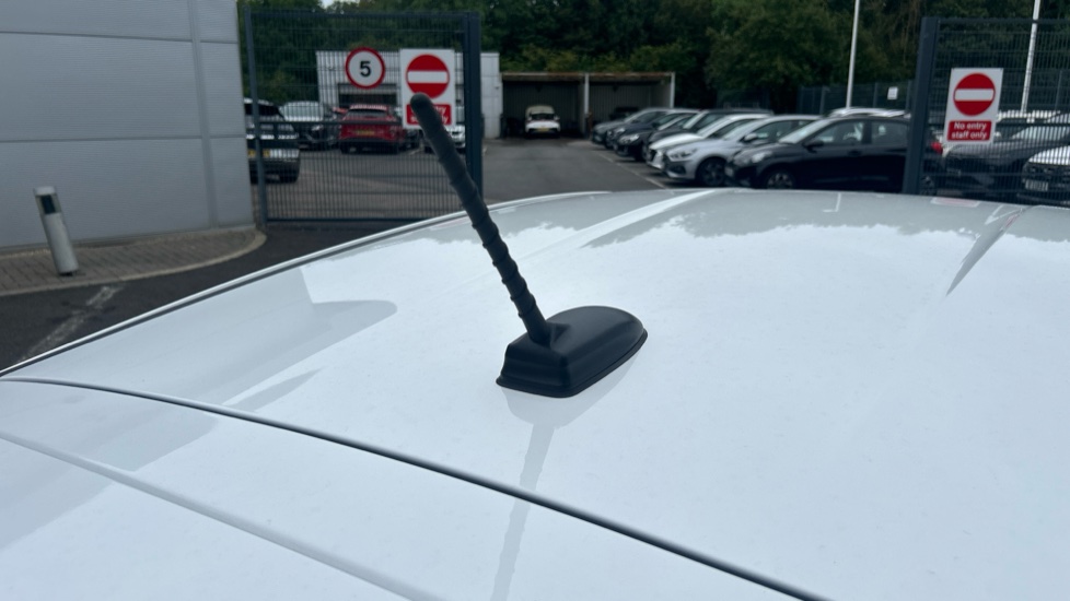 Hyundai i10 1.2 [79] Premium 5dr Auto [Nav] Petrol Hatchback - Image 45