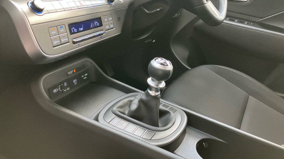 Hyundai KONA 1.0T 100 Advance 5dr Petrol Hatchback - Image 13