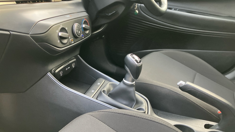 Hyundai i20 1.0T GDi Advance [Nav] 5dr Petrol Hatchback - Image 13