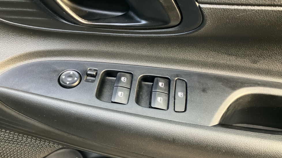 Hyundai i20 1.0T GDi Advance [Nav] 5dr Petrol Hatchback - Image 30