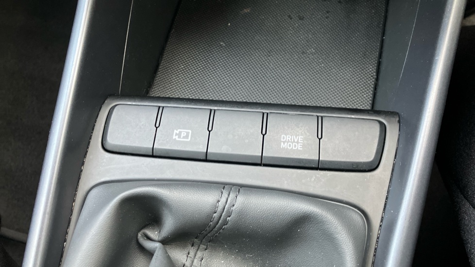 Hyundai i20 1.0T GDi Advance [Nav] 5dr Petrol Hatchback - Image 33
