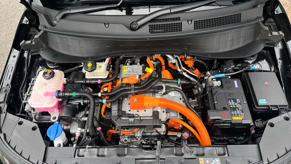 Hyundai INSTER 71kW 01 42kWh 5dr Auto Electric Hatchback - Image 8