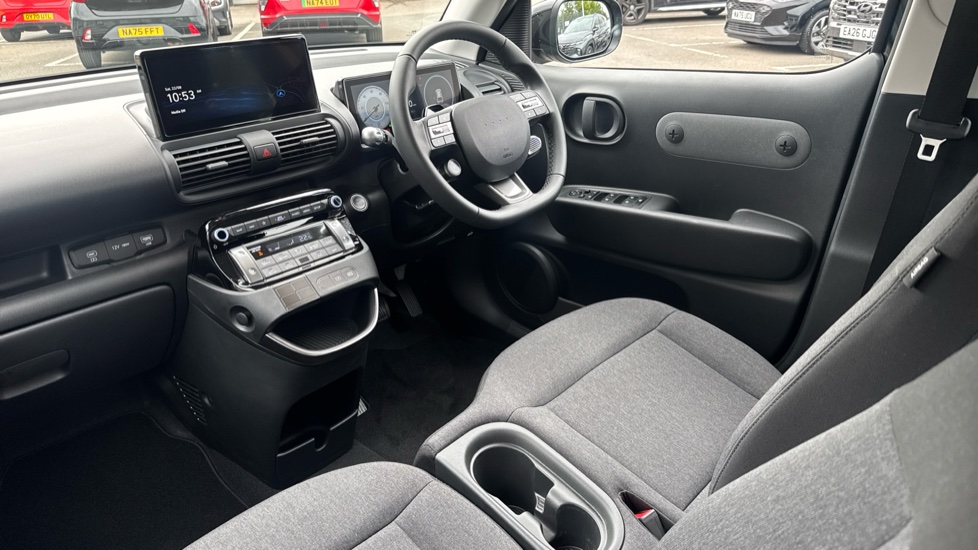 Hyundai INSTER 71kW 01 42kWh 5dr Auto Electric Hatchback - Image 9
