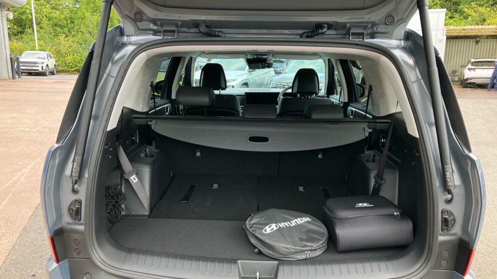 Hyundai SANTA FE 1.6 TGDi 288 PHEV Premium 5dr 4WD Auto Estate - Image 4