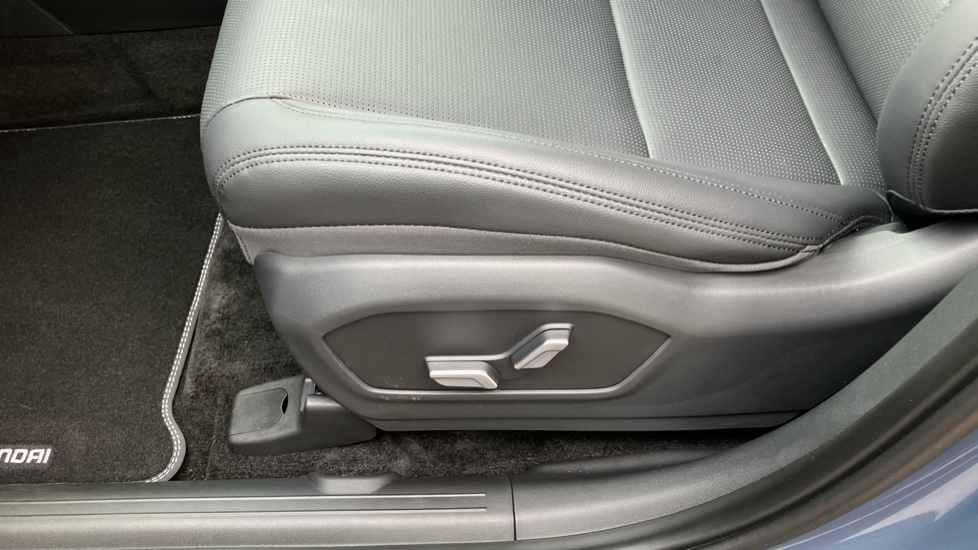 Hyundai SANTA FE 1.6 TGDi 288 PHEV Premium 5dr 4WD Auto Estate - Image 27