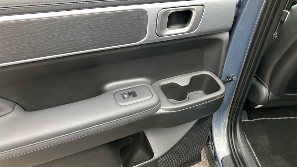 Hyundai SANTA FE 1.6 TGDi 288 PHEV Premium 5dr 4WD Auto Estate - Image 31