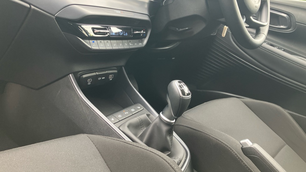 Hyundai i20 1.0T GDi Premium 5dr Petrol Hatchback - Image 13