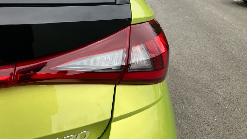 Hyundai i20 1.0T GDi Premium 5dr Petrol Hatchback - Image 21