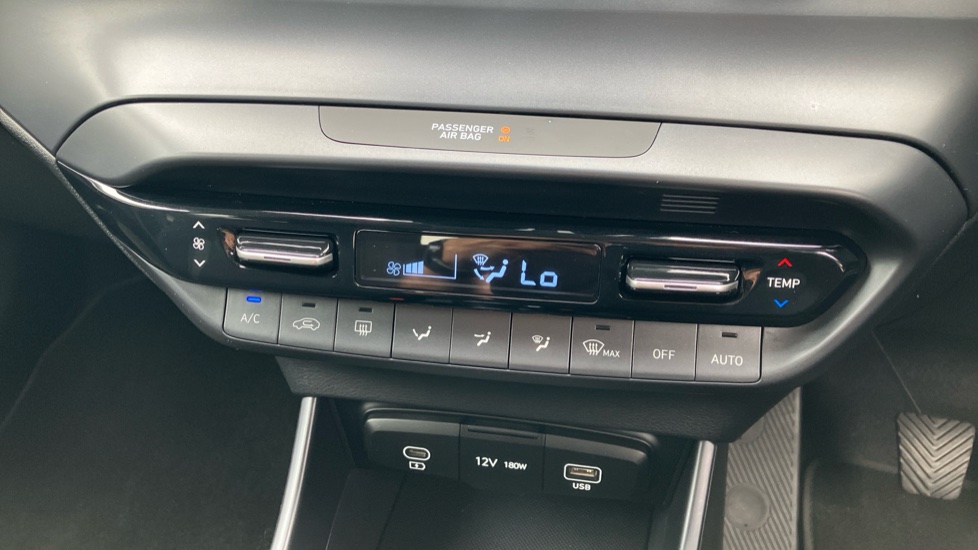 Hyundai i20 1.0T GDi Premium 5dr Petrol Hatchback - Image 39