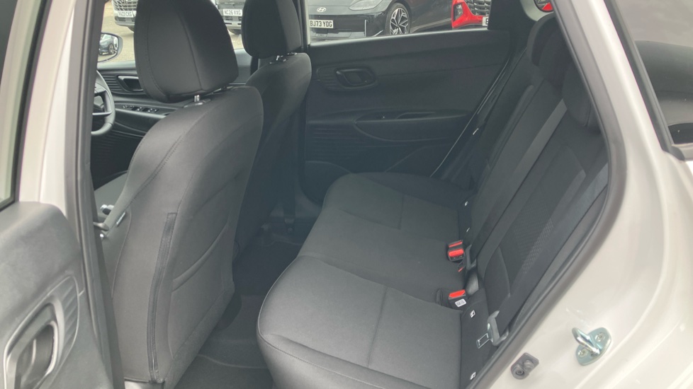 Hyundai i20 1.0T GDi 90 Black Line 5dr Petrol Hatchback - Image 16