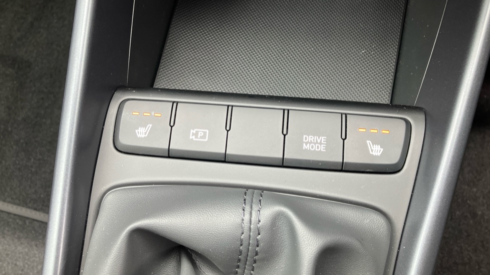 Hyundai i20 1.0T GDi 90 Black Line 5dr Petrol Hatchback - Image 31